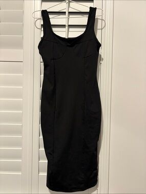 21 saints black dress | Dresses | Chic Sleeveless Midi Its stretch fabric moves